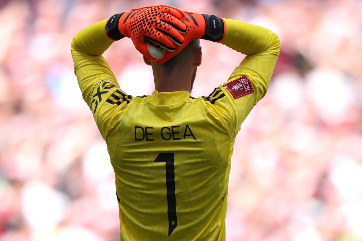 乐鱼app深圳男篮发布备战花絮，关键时刻再遭质疑，足总杯任务艰巨，控场能力受关注的简单介绍