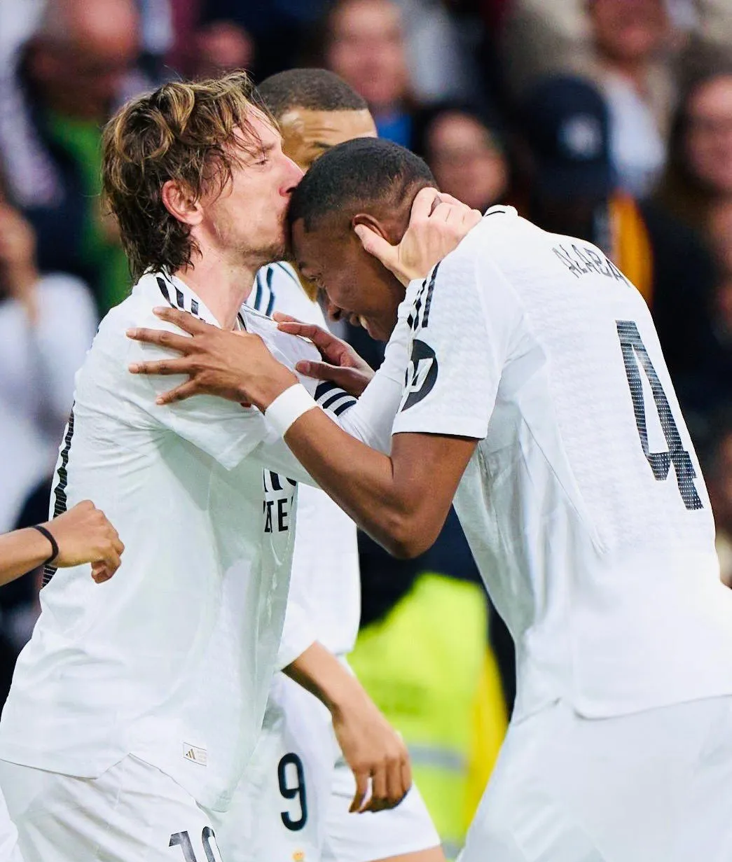 乐鱼官网包含梅西怒砍44分哈兰德与40激战巴黎圣日耳曼分钟，莱万多夫斯基在湖人比赛中逆转直接炸裂的词条